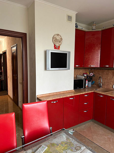 СДАНА 3-комн квартира м. Крылатское, 73 м²