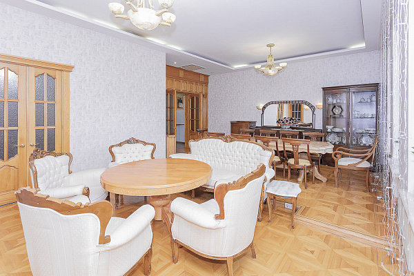 Двухуровневая квартира 246 кв.м. на Чистых прудах